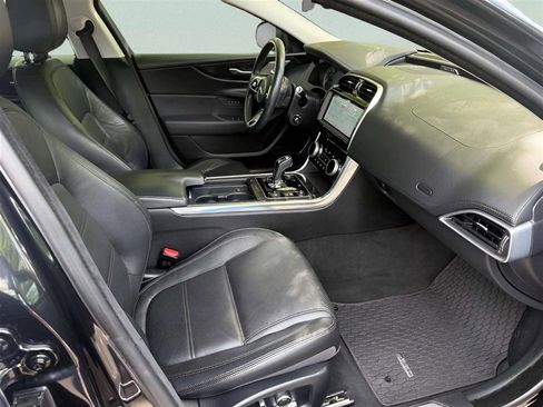 Used 2020 Jaguar XE S RWD image 16