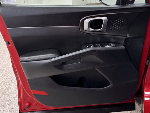 Used 2023 Kia Sorento EX image 3