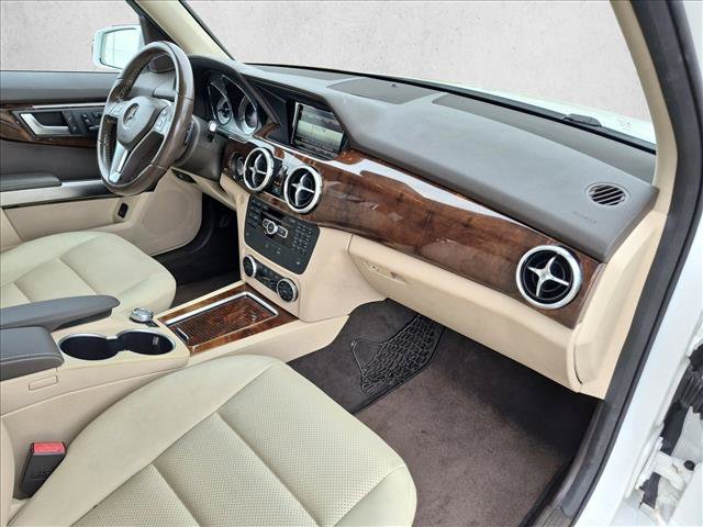 Used 2015 Mercedes-Benz GLK 350 2WD image 21