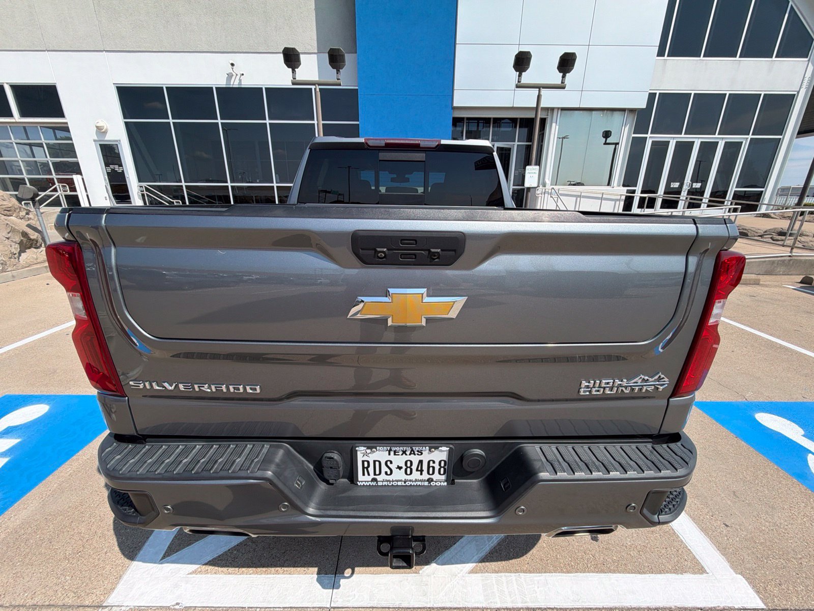Used 2021 Chevrolet Silverado 1500 High Country AWD/4WD image 16