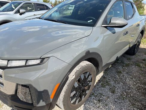 Used 2025 Hyundai Santa Cruz SEL FWD image 1