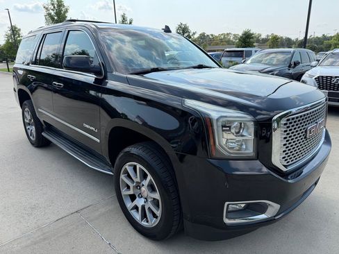 Used 2017 GMC Yukon Denali w/ Open Road Package RWD image 3