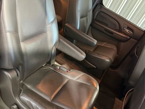 Used 2009 GMC Yukon XL Denali image 29