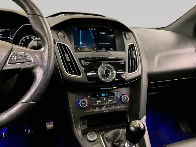 Used 2018 Ford Focus ST w/ Equipment Group 402A FWD image 6