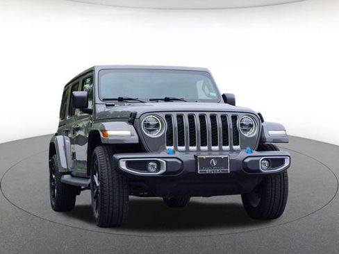 Used 2022 Jeep Wrangler Unlimited Sahara w/ Cold Weather Group AWD/4WD image 3