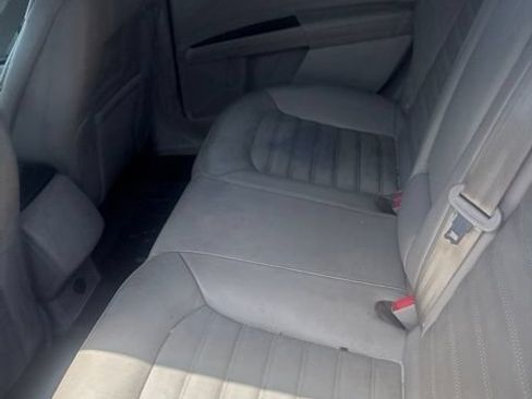 Used 2017 Ford Fusion SE FWD image 8