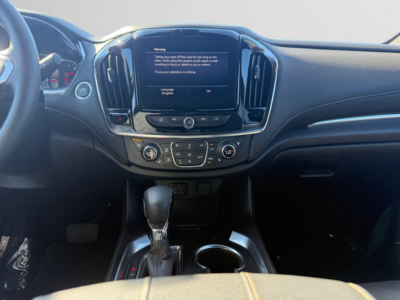 Used 2023 Chevrolet Traverse Premier FWD image 11