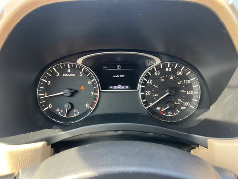 Used 2018 Nissan Pathfinder SV FWD image 18