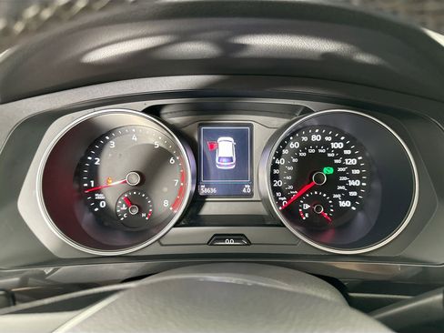 Certified 2021 Volkswagen Tiguan SE R-Line image 10