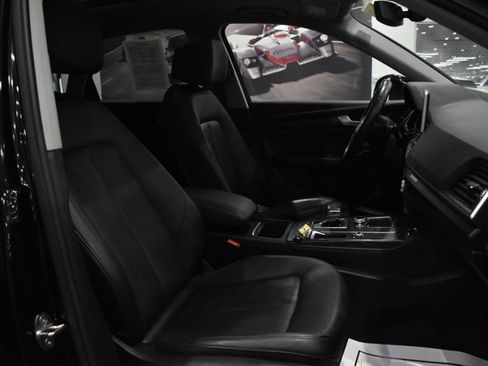 Used 2020 Audi Q5 e Premium Plus w/ Premium Plus Package image 28