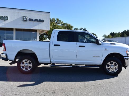 Used 2024 RAM 2500 Big Horn image 10