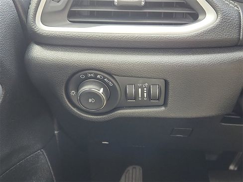 Used 2022 Chrysler Pacifica Touring-L w/ S Appearance Package image 26