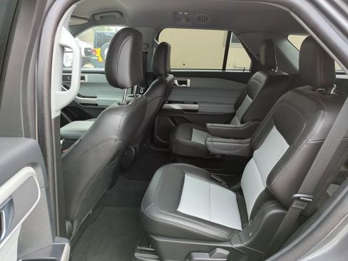 Certified 2024 Ford Explorer XLT w/ Equipment Group 202A AWD/4WD image 14