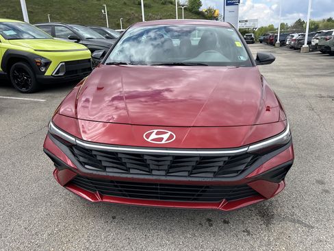 Used 2025 Hyundai Elantra Sport FWD image 26