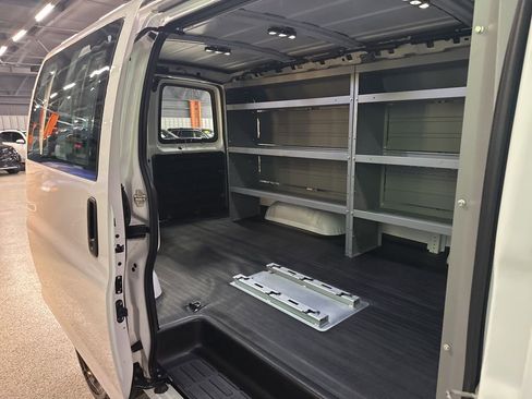 Used 2022 Chevrolet Express 2500 w/ Driver Convenience Package image 10