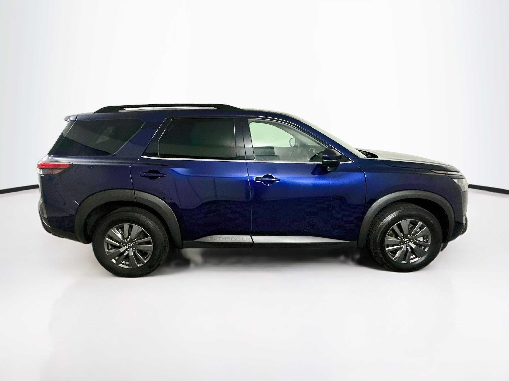 Used 2025 Nissan Pathfinder SV FWD image 10