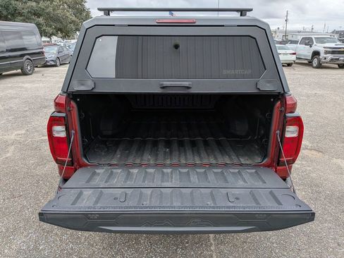 Used 2023 GMC Canyon AT4 w/ Technology Package image 30