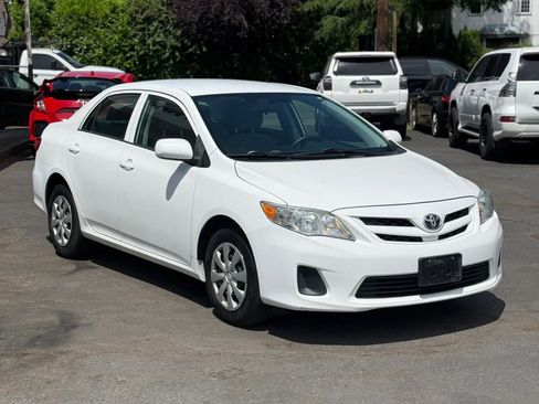 Used 2013 Toyota Corolla L FWD image 1