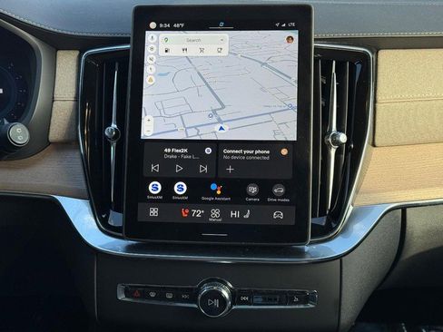 Certified 2025 Volvo XC90 B6 Plus image 14