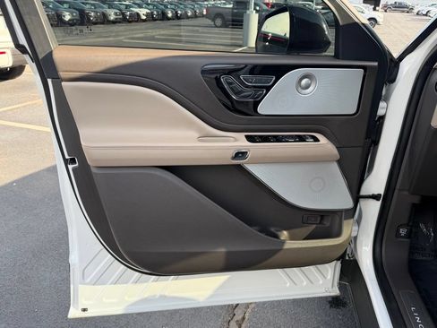 Used 2024 Lincoln Aviator Reserve w/ Equipment Group 201A AWD/4WD image 13