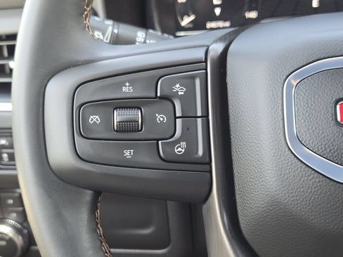 Used 2024 GMC Yukon AT4 w/ Technology Package AWD/4WD image 29