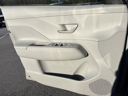 New 2026 Hyundai Kona SE image 10