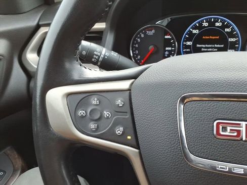 Used 2021 GMC Acadia Denali w/ Denali Technology Package image 17