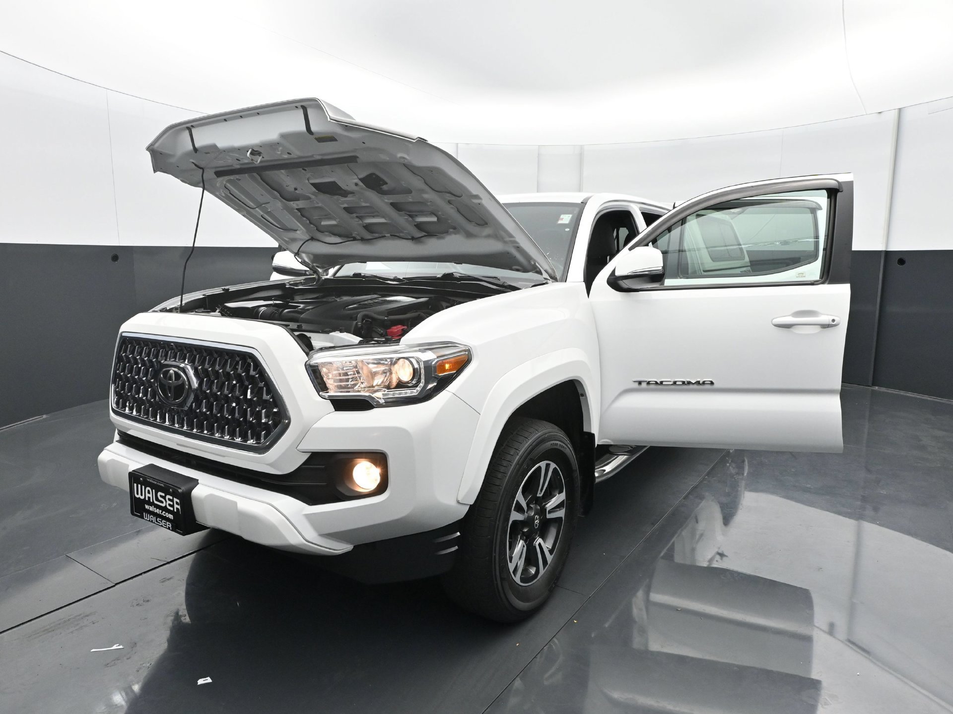 Used 2019 Toyota Tacoma TRD Sport AWD/4WD image 28