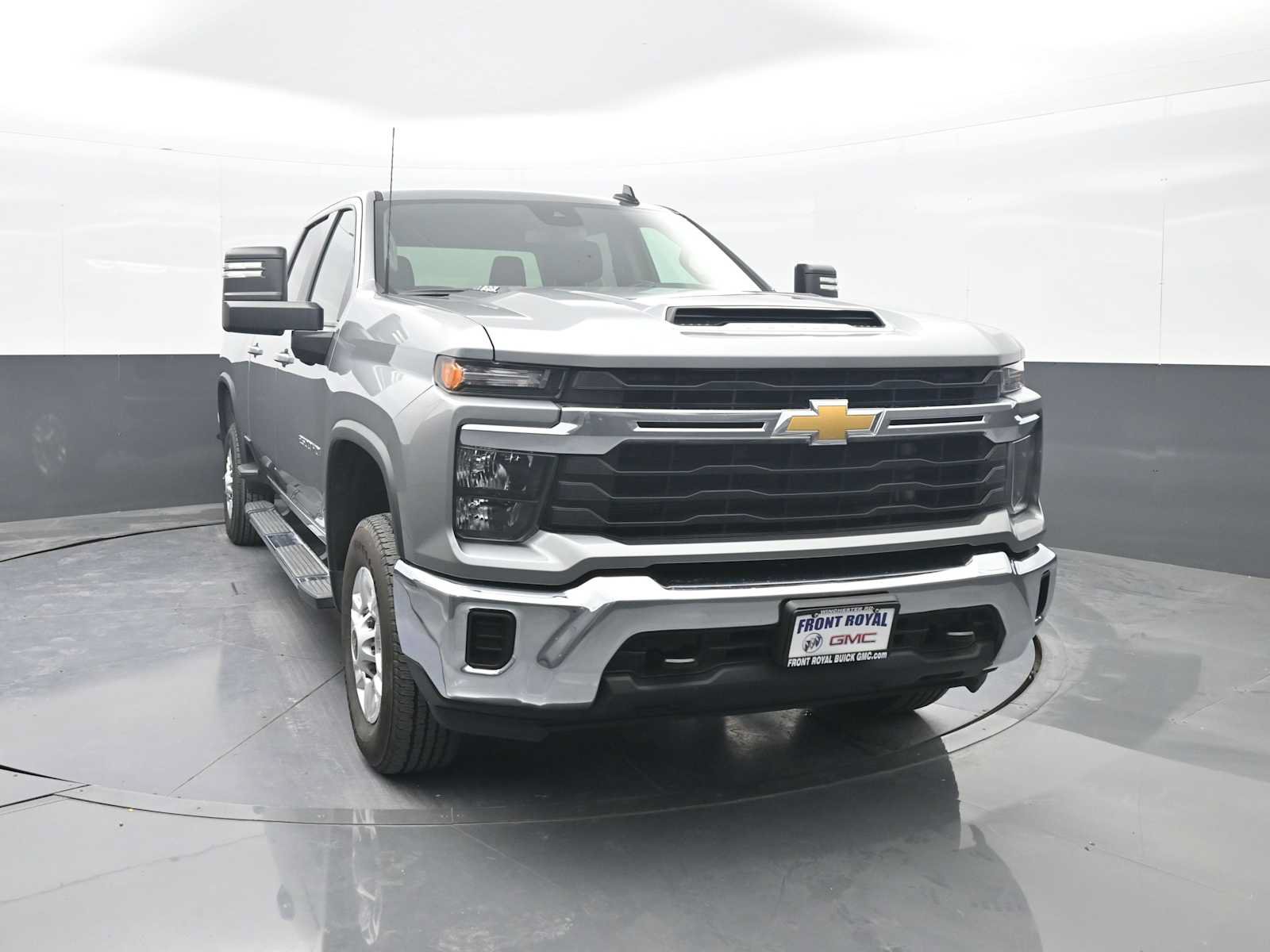 Used 2026 Chevrolet Silverado 2500 LT AWD/4WD image 2