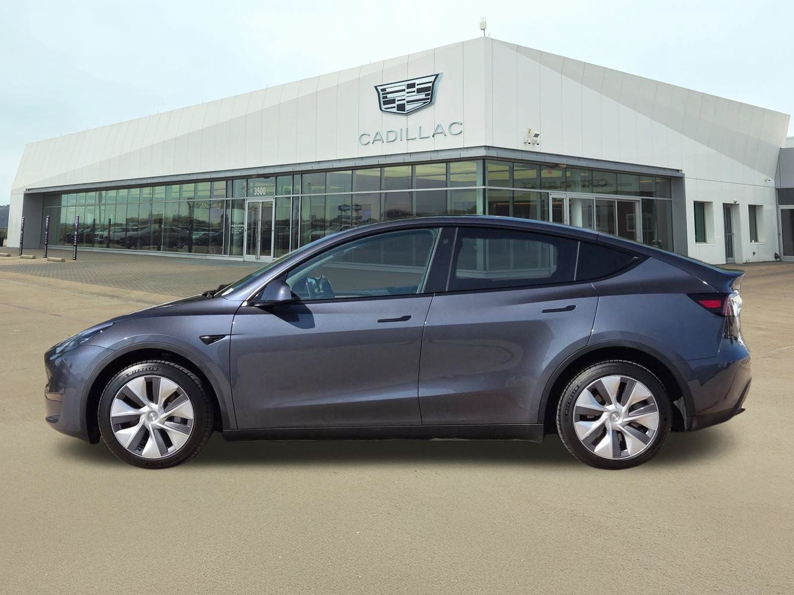 Used 2023 Tesla Model Y Long Range AWD/4WD image 3