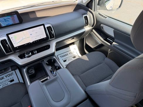 Used 2025 Ford Expedition Max Active RWD image 18