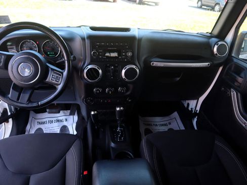 Used 2015 Jeep Wrangler Unlimited Sahara w/ Connectivity Group image 44