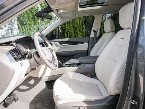 Used 2020 Cadillac XT6 Premium Luxury image 16