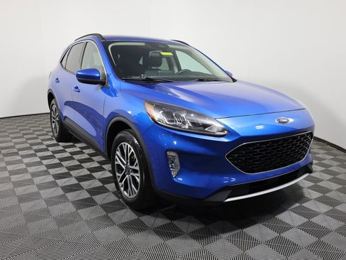 Used 2020 Ford Escape SEL image 3
