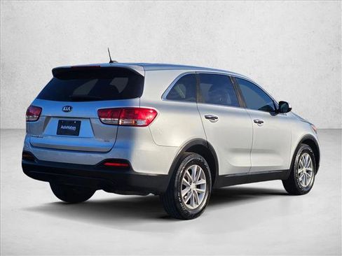 Used 2017 Kia Sorento L FWD image 5