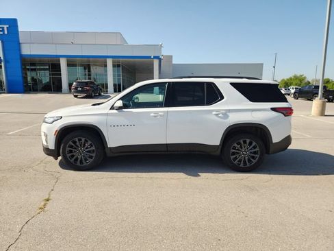 Used 2022 Chevrolet Traverse RS FWD image 4
