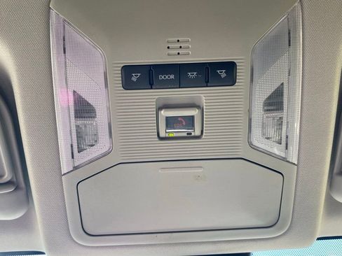 Used 2022 Toyota RAV4 XLE FWD image 25