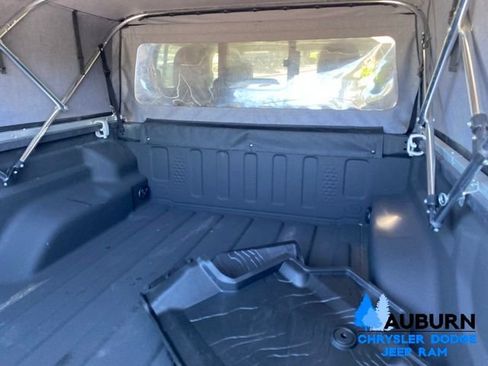 Used 2021 Jeep Gladiator Rubicon AWD/4WD image 12