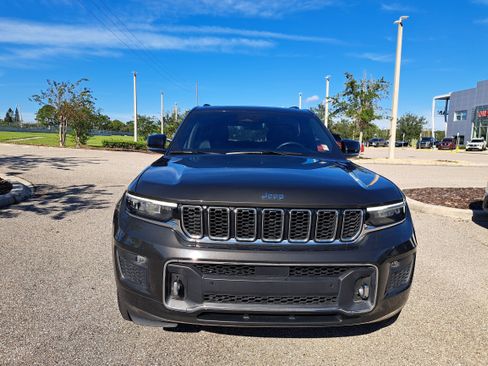 Used 2021 Jeep Grand Cherokee L Overland w/ Luxury Tech Group IV image 2