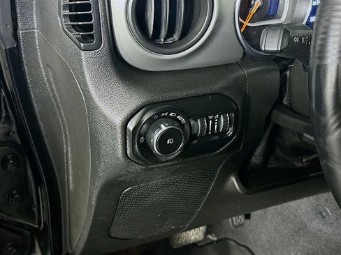 Used 2021 Jeep Wrangler Willys image 16