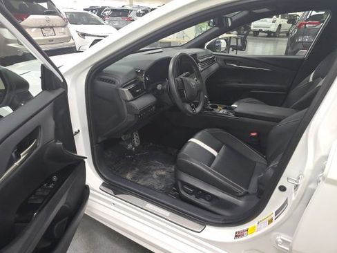 Used 2025 Toyota Camry SE FWD image 10