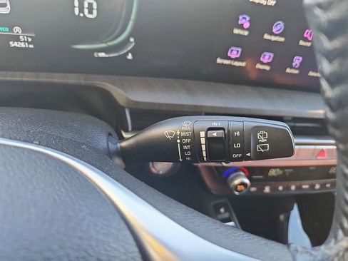 Used 2024 Kia Telluride EX w/ EX Captain's Chair Package image 17