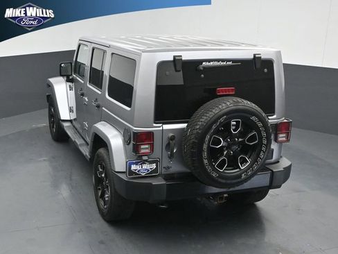 Used 2017 Jeep Wrangler Unlimited Sahara image 13