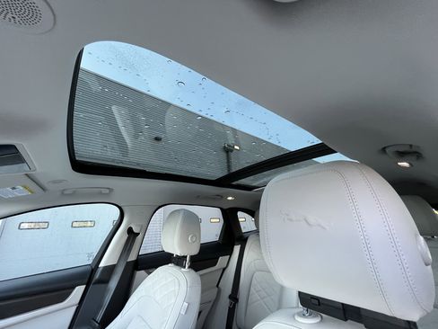 Certified 2023 Jaguar F-PACE S image 28