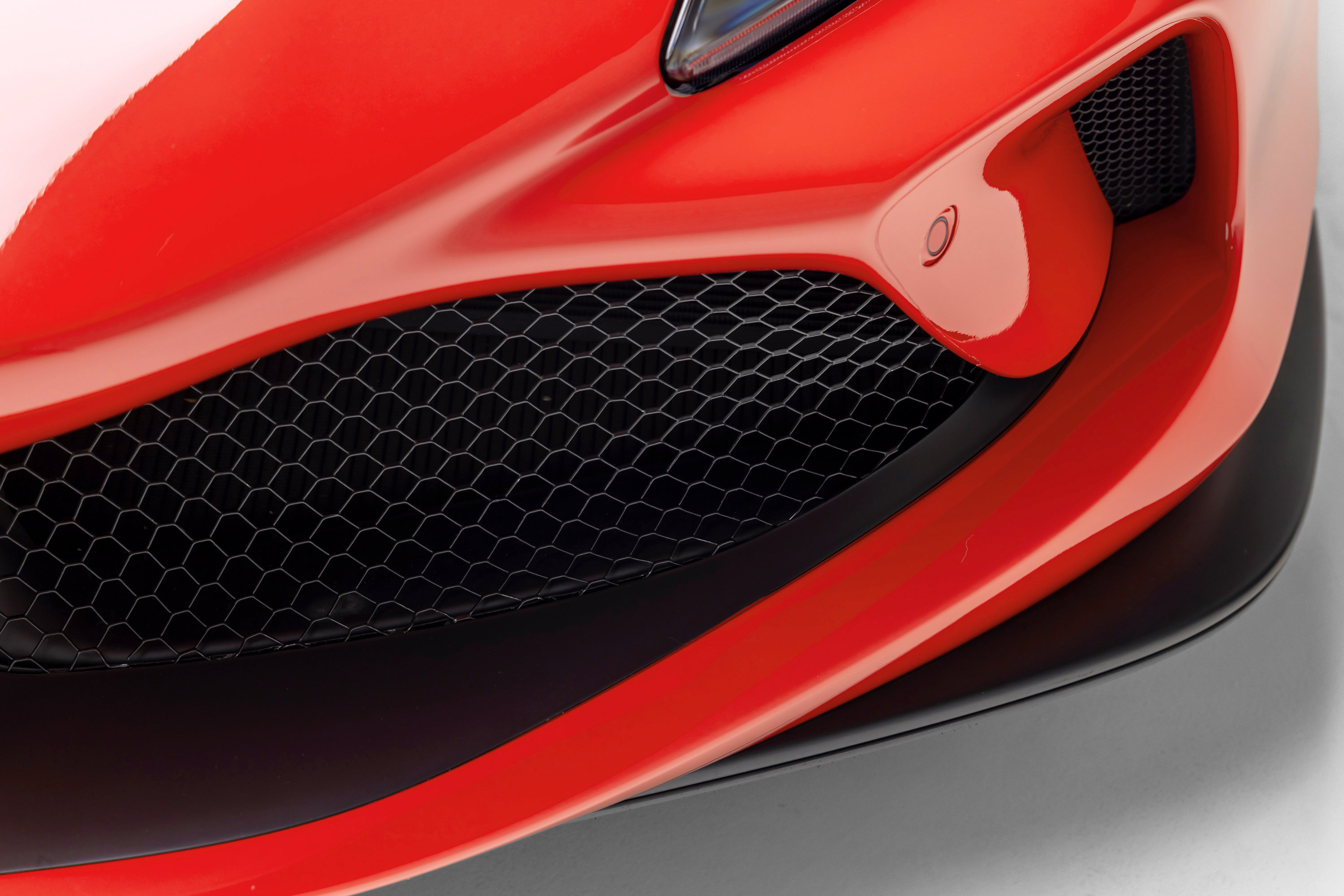 Certified 2022 Ferrari F8 Tributo RWD image 30