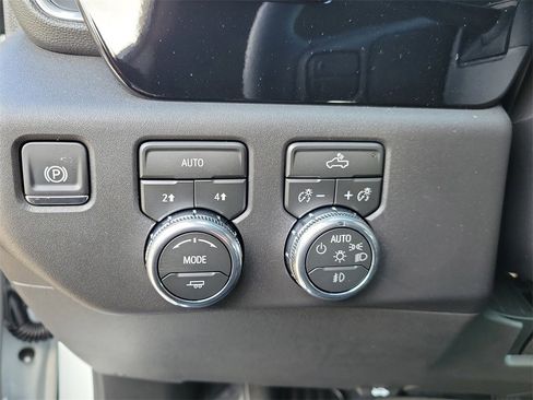 New 2026 GMC Sierra 1500 Elevation image 25