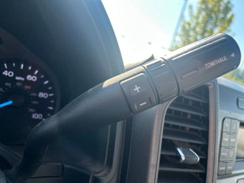 Used 2017 Ford F250 XL w/ Power Equipment Group AWD/4WD image 26