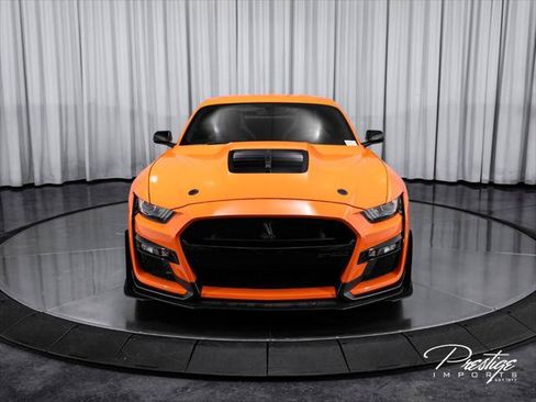 Used 2020 Ford Mustang Shelby GT500 w/ Carbon Fiber Track Pack RWD image 2