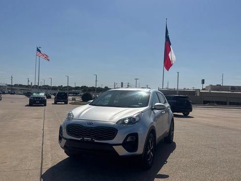 Used 2020 Kia Sportage LX AWD/4WD image 7