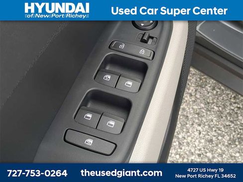 New 2026 Hyundai Venue SEL image 18